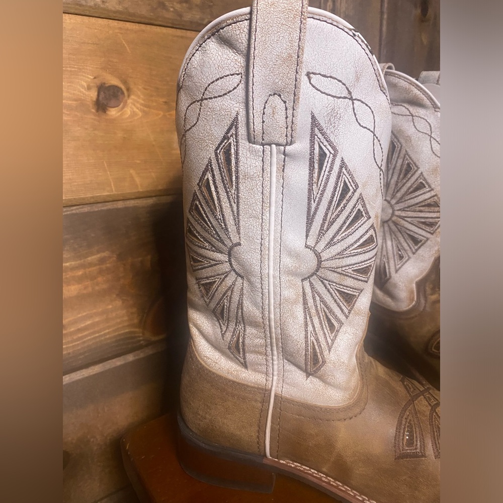GORGEOUS Laredo Leather Square toe Cowboy Boots ! Size 9.5 Rare Color/Style ! - Picture 13 of 16